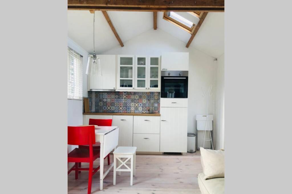 Tiny House In Tuin Van De Statige Villa Mariahof Dordrecht Luaran gambar